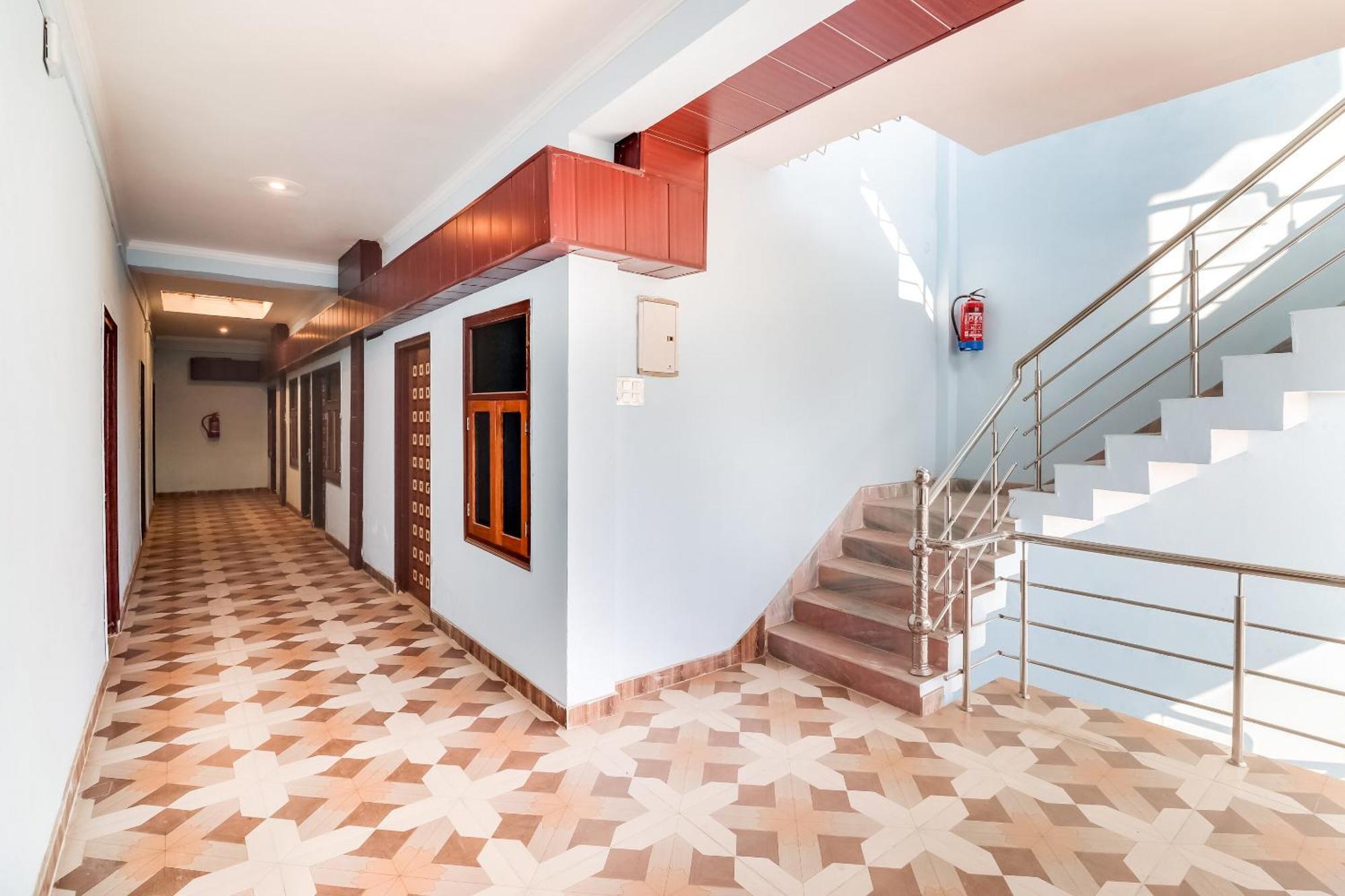 Hotel O The Velvet Chinhat Tiraha المظهر الخارجي الصورة